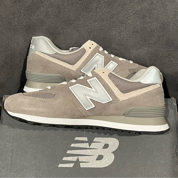 New Balance 574 Women’s Sneakers Grey White Size 9.5 US WOMEN - Picture 4 of 13
